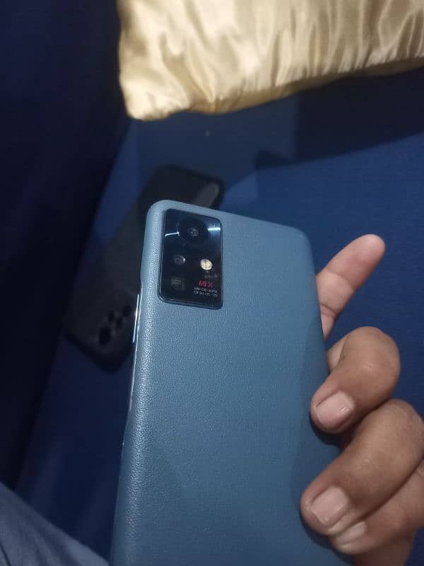 Infinix zero x neo box charge Sath he 6