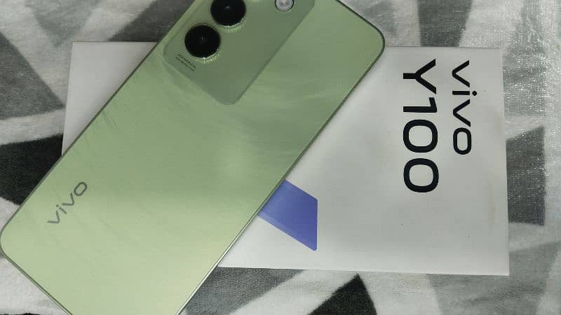 vivo y100 8/256 New condition 0