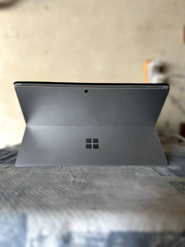 Surface Pro 6- i5 8th Gen 8/256 1