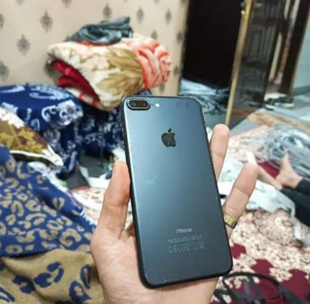 I phone 7 plus 128 GB pta approved exchange possible 2