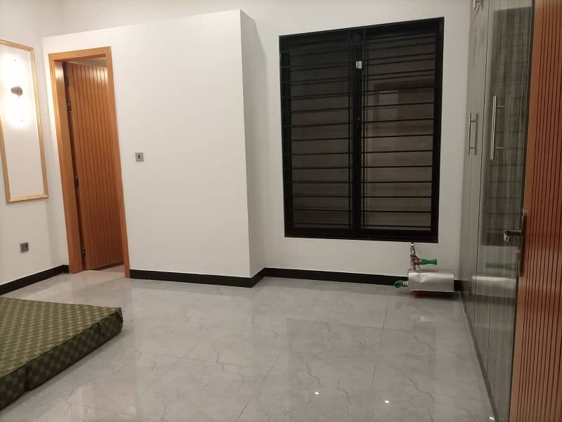 Brand New Desginer 5 Marla Single Unit 3 Bed Room House available For Rent 1