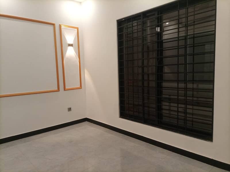 Brand New Desginer 5 Marla Single Unit 3 Bed Room House available For Rent 10