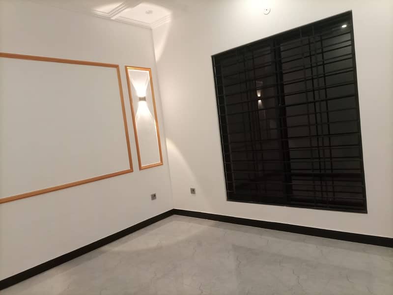 Brand New Desginer 5 Marla Single Unit 3 Bed Room House available For Rent 11