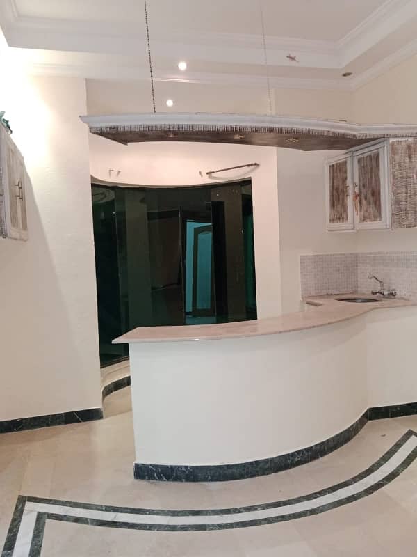 1 KANAL HOUSE FOR SALE AT IDEAL LOCATION IN DHA PHASE 4 2