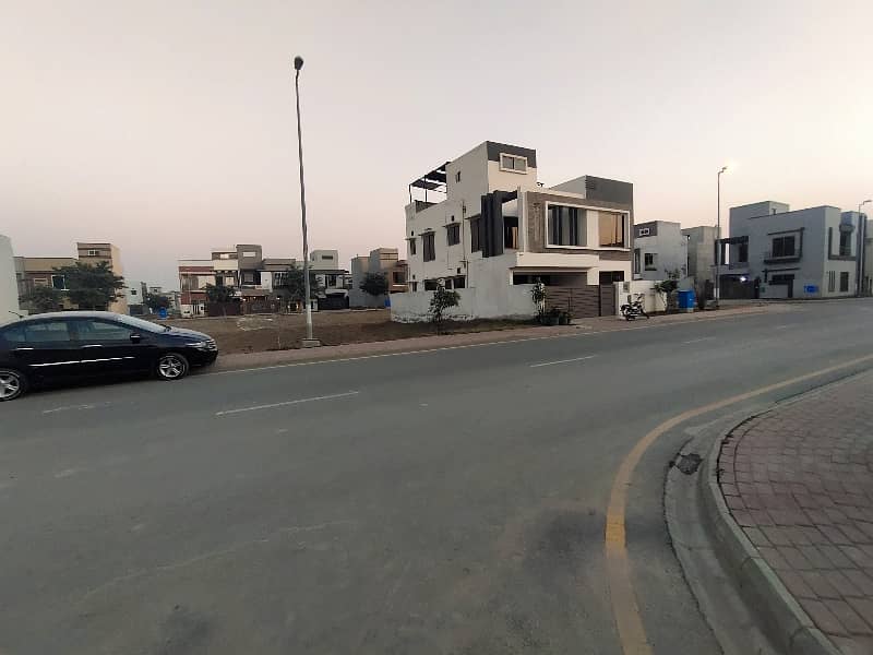 6.11 Marla Corner Plot No 347 For Sale in Eastern Extension Block, Bahria Orchard Lahore 1