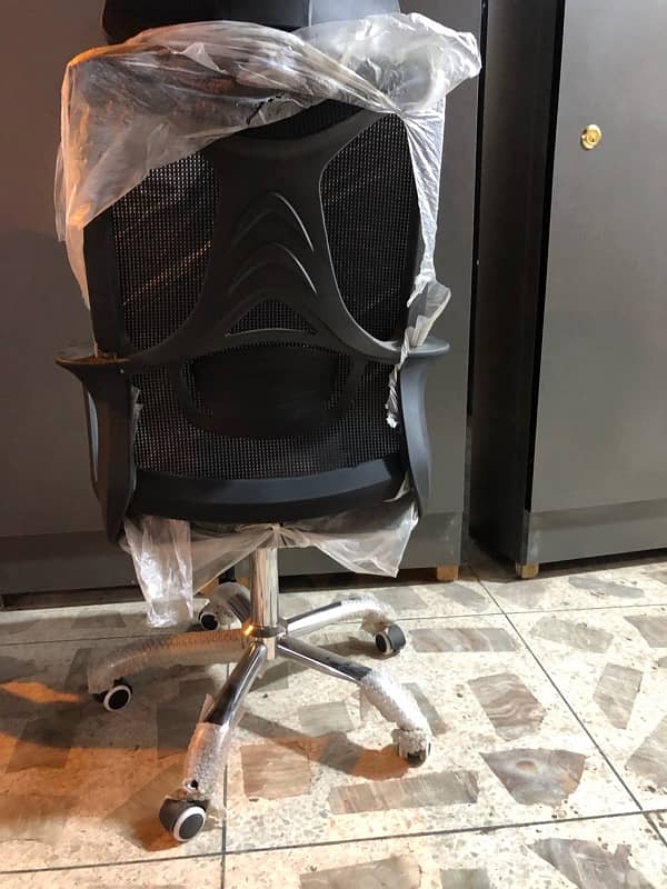 study gaming mesh chair new for 4