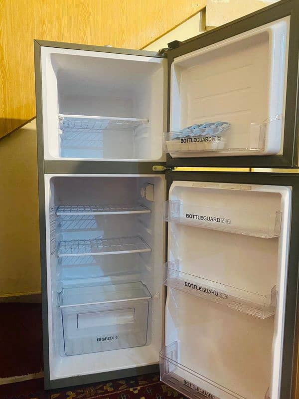 medium size fridge 0