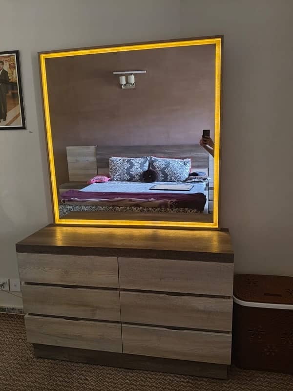 A brand new luxurious bed is up for sale 10