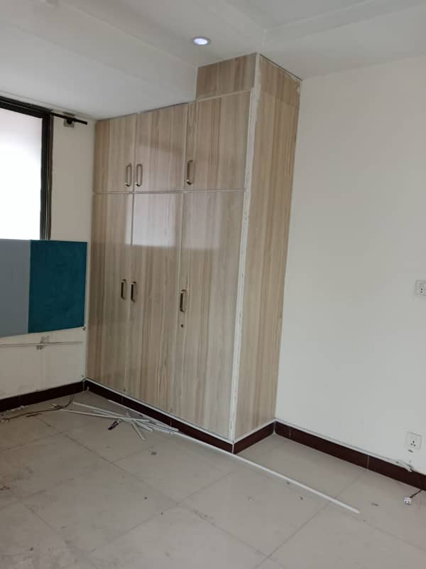 Ghouri town pH 5 2bed Falat For Rent water electrity Available 1