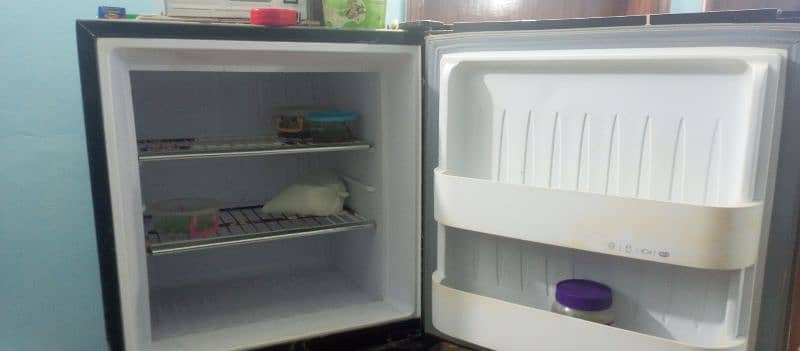 Orient Refrigerator / Fridge for sale 3