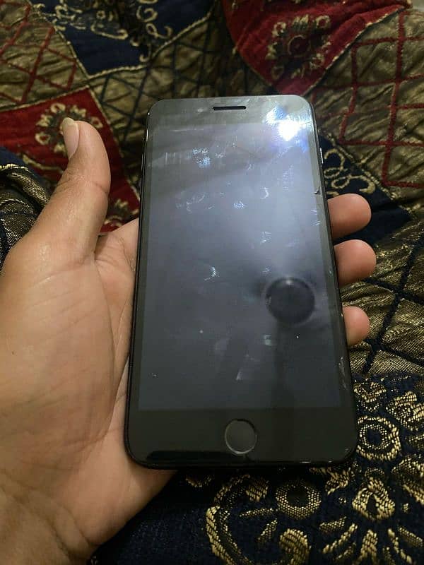 iphone 7plus 128 gb official pta aproved 1