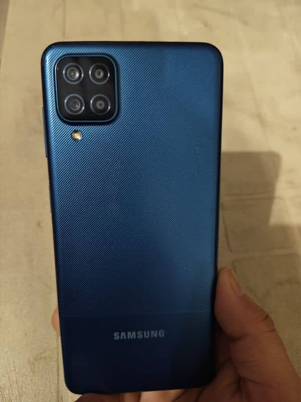 samsung a12 4/64 gb 10/10 condition box charger available urgent sale 4