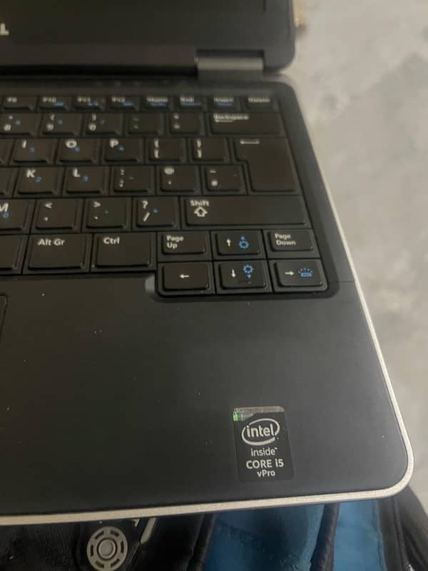 Dell Laptop (Slim) 2