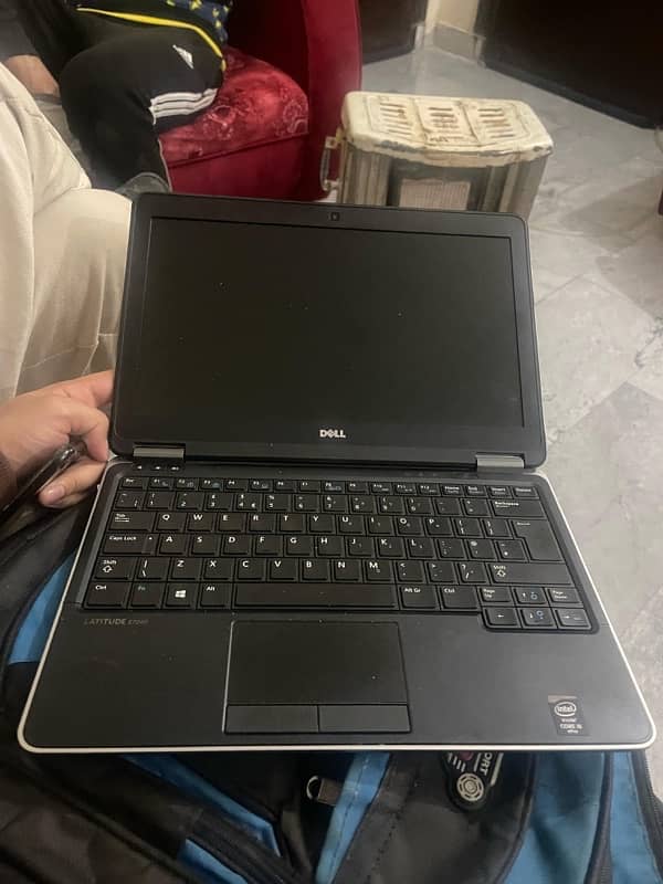 Dell Laptop (Slim) 3