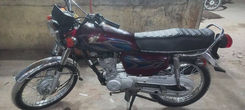 Honda CG 125 2022 7 month karachi no 9