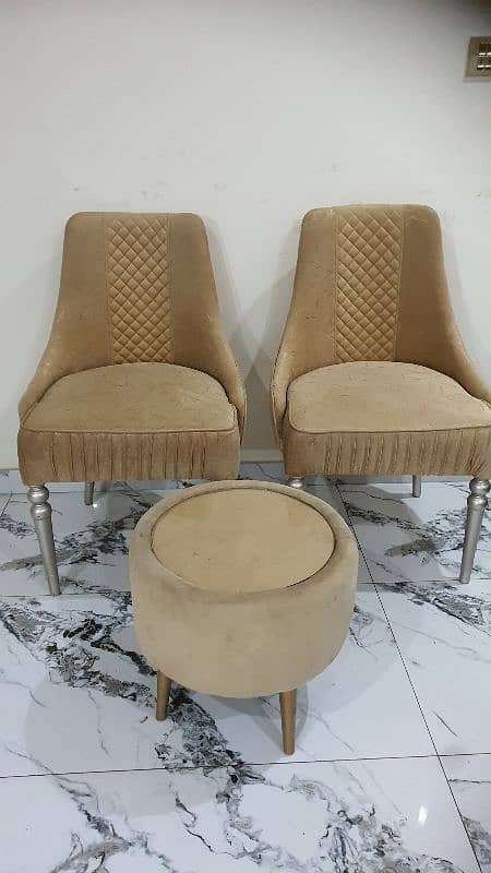 Bedroom Chairs With Free Table for Sale New Condition 1