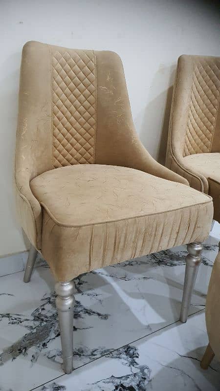 Bedroom Chairs With Free Table for Sale New Condition 3