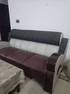 Just like new 3 seater and 1 seater 2 sets