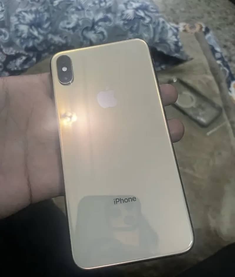 xs max 3