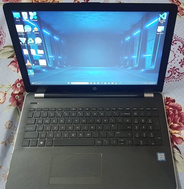 Hp core i5 8th generation 1 Tb HD 1