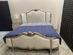 king bed off white colour