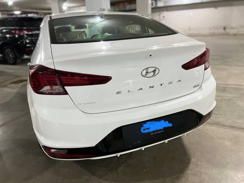 Hyundai Elantra GLS 2021 4