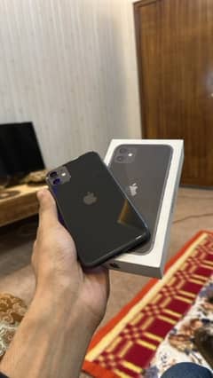 iPhone 11 64GB waterpack with box and cable