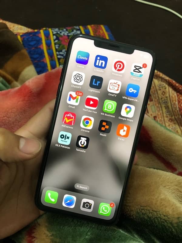 iPhone 11 pro max 4