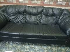 5 Seater Sofa Set Black Leather Good Condition