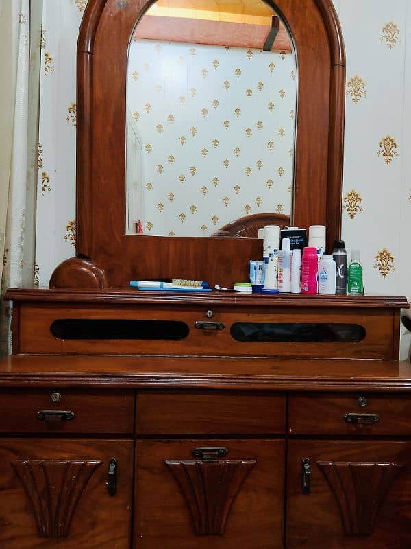 Dressing Table 0