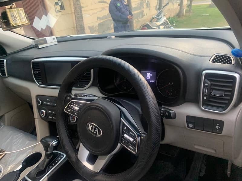 KIA Sportage AWD 2021 MODEL. Urgent Sale. text me on whatsapp 10