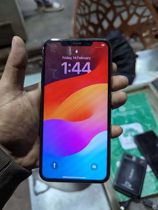 11pro max 256GB Factory unlocked NON PTA golden colour 7