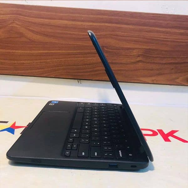 Lenovo chrome book touch screen 4 gb ram 32 gb ssd 4