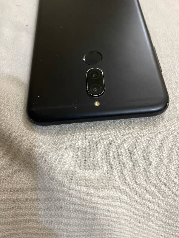 2 phones Huawei mate 10 lite 8