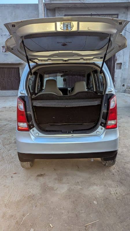 Suzuki Wagon R 2019 13