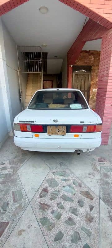 Nissan Sunny 1992 5