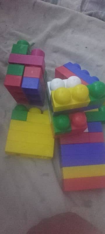 blocks Hy achy plastic ma saf chez hy 2