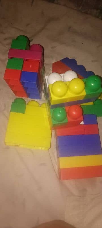 blocks Hy achy plastic ma saf chez hy 3