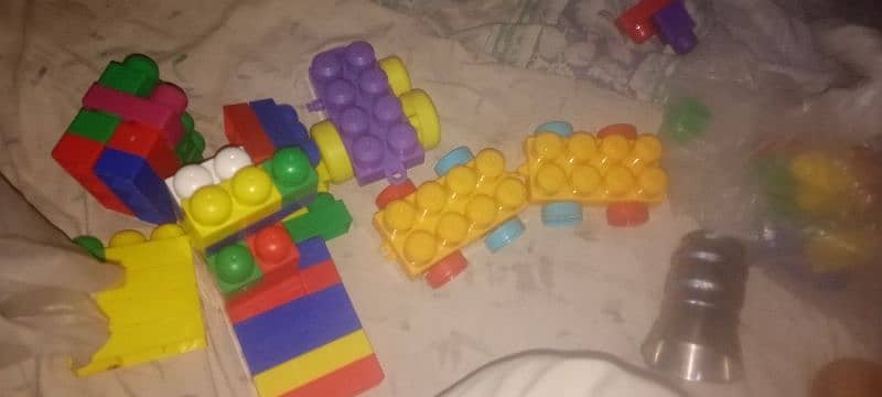 blocks Hy achy plastic ma saf chez hy 5