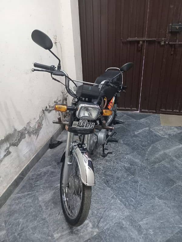 Honda 70 like brand new 0