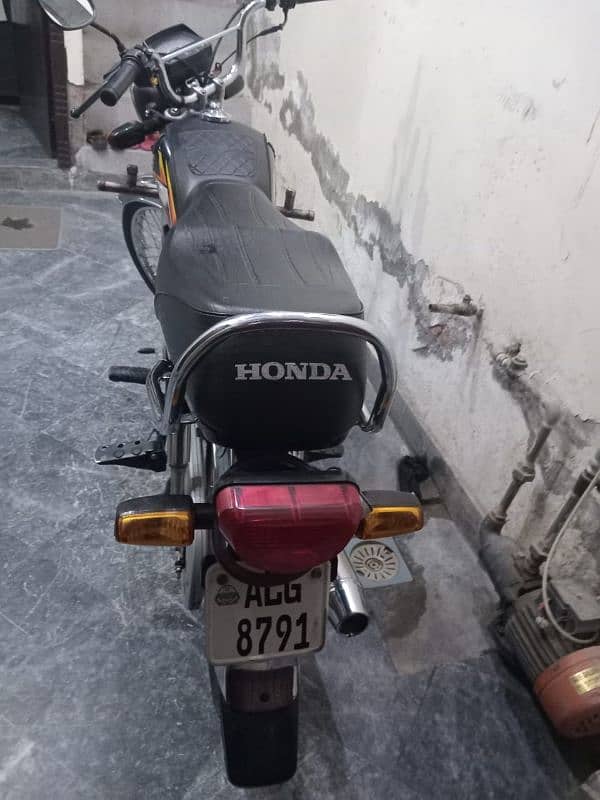 Honda 70 like brand new 2