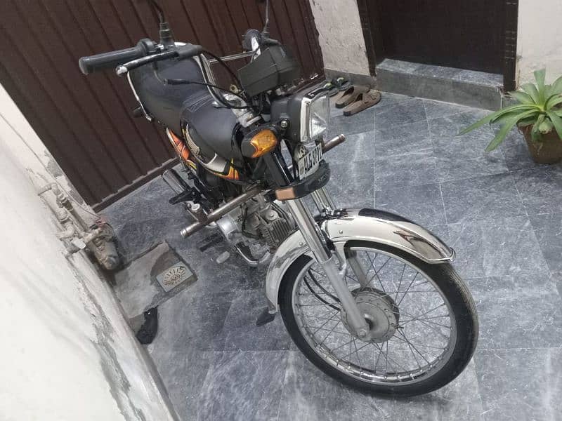 Honda 70 like brand new 4