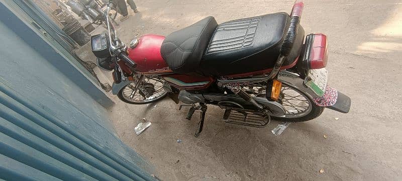 CD 70 Yamaha dhoom 1