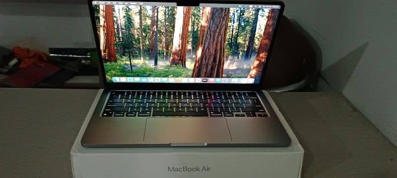 Macbook Air M2 2022 13.3" 8/512gb 4