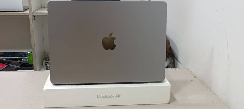 Macbook Air M2 2022 13.3" 8/512gb 9