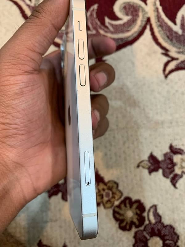 iPhone 12 mini 4