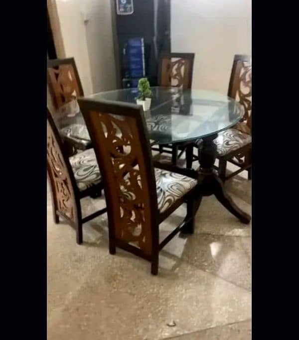 Dining Table with 6 chairs! 3