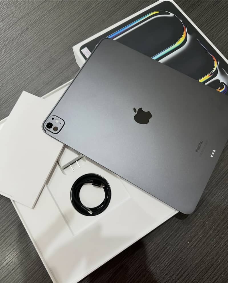 Apple iPad Pro 13 inches M4 (100BH) 3