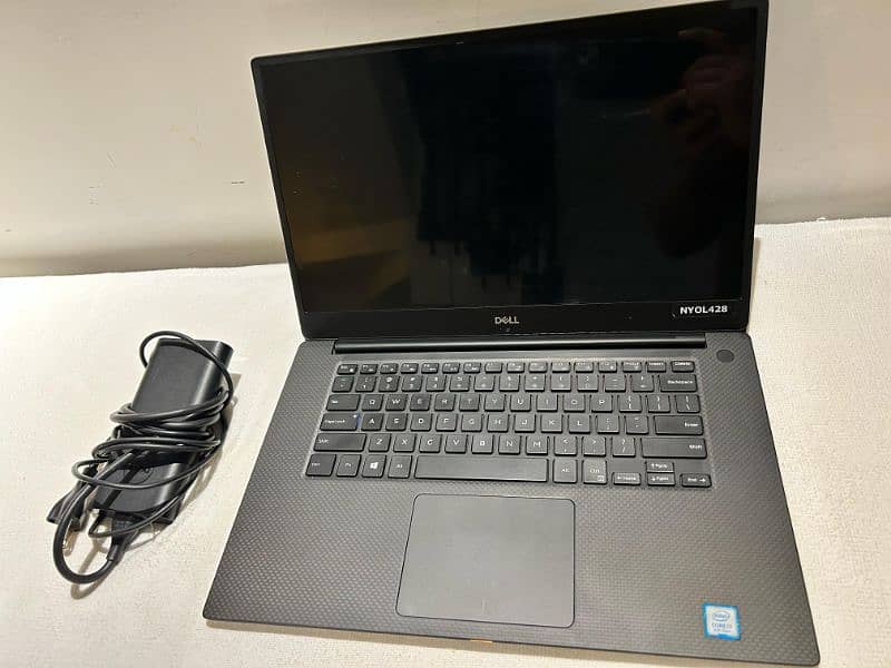 Dell Precision 5530 Workstation, 8th gen, 32 GB, 500 GB, 4GB Nvidia 2