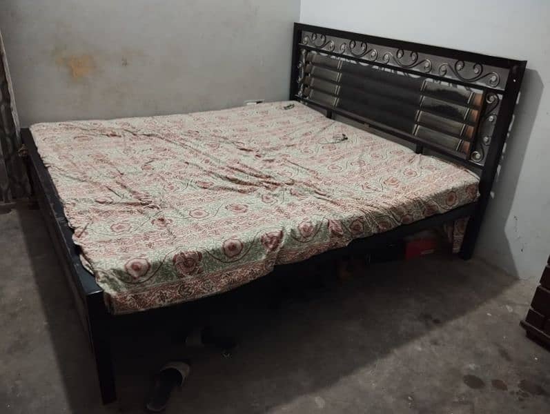 Iron Bed 0